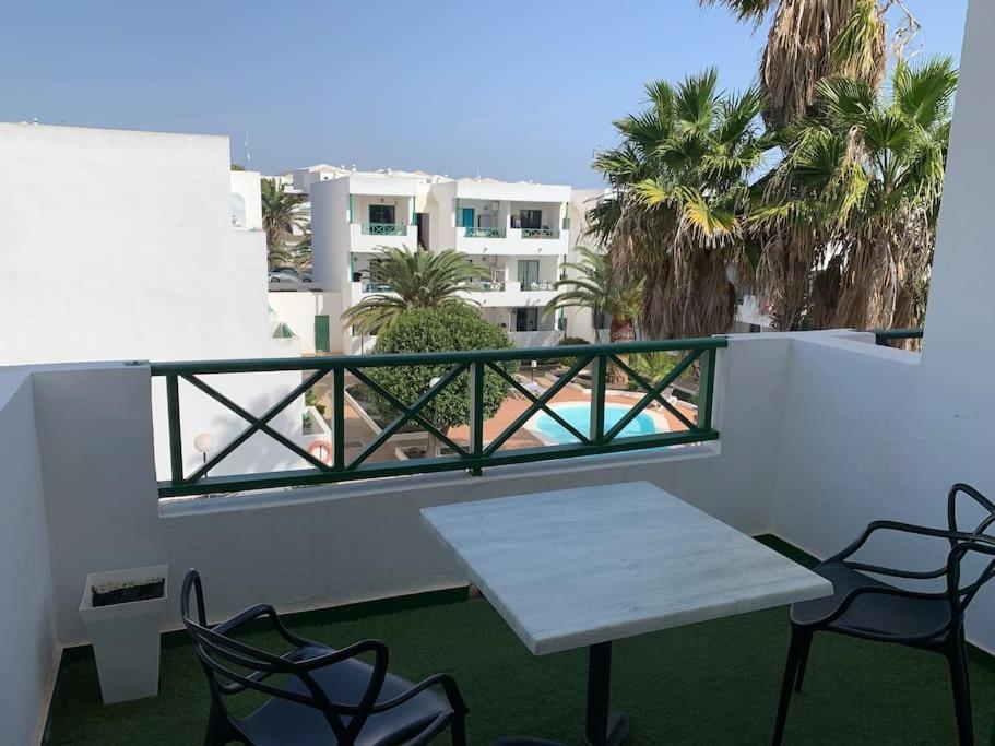 Coqueto Apartamento Zua Con Piscina Costa Teguise Bagian luar foto